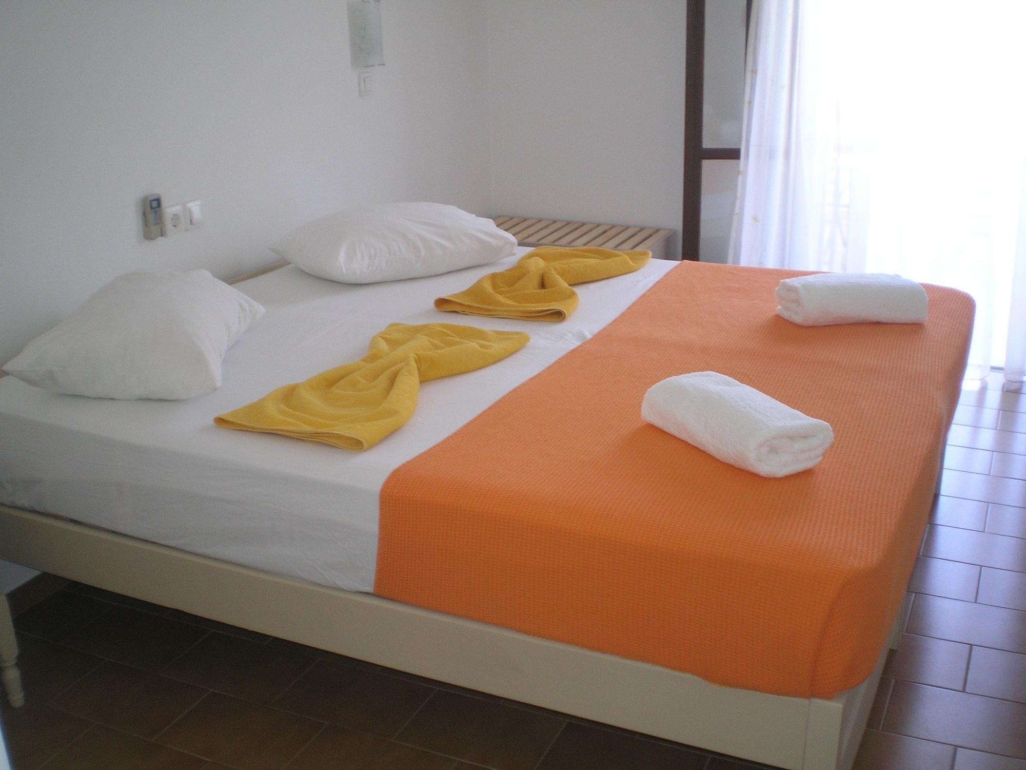 Aparthotel Golden Sun Chora Exterior foto