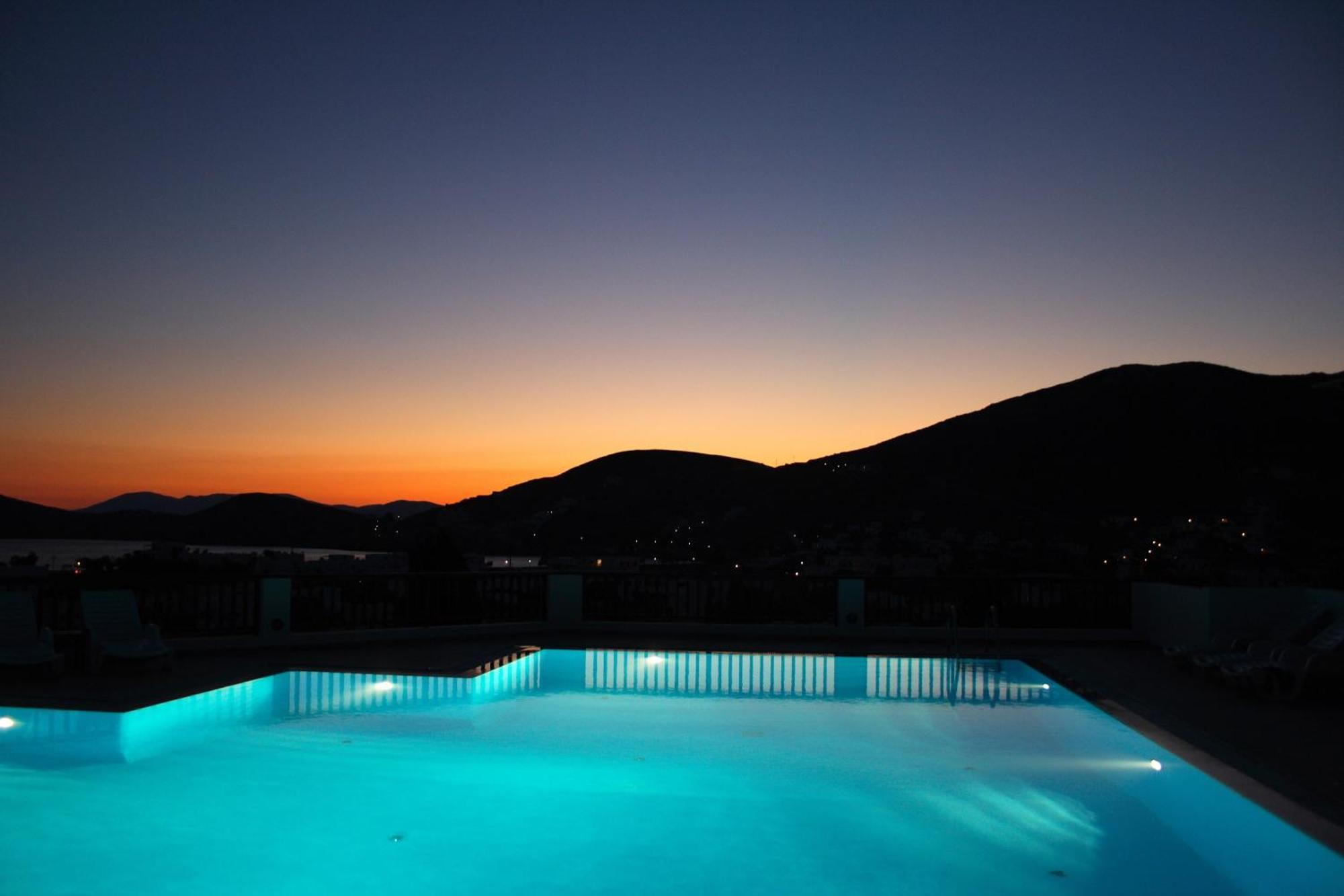 Aparthotel Golden Sun Chora Exterior foto